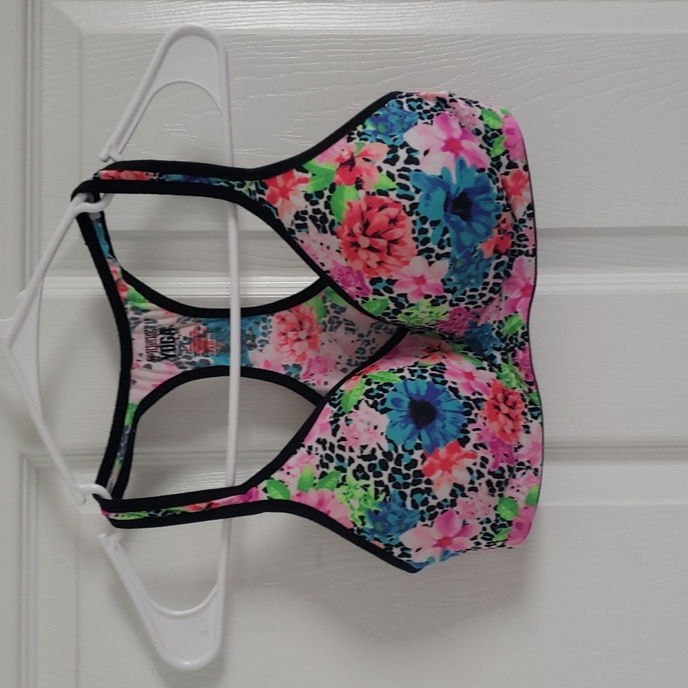 Victoria's Secret PINK Yoga Push up Sports Bra